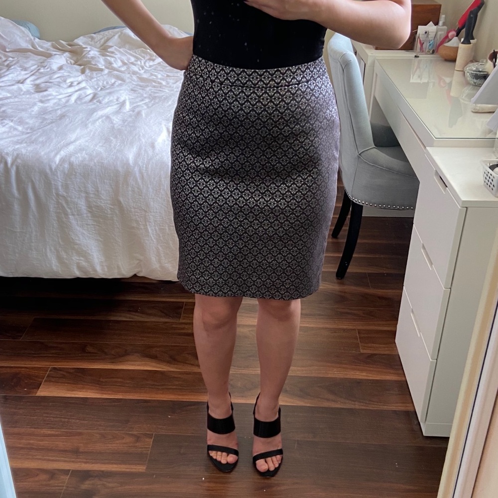 RW&Co black and silver metallic pencil skirt